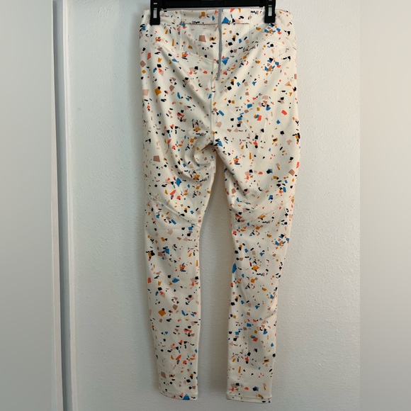 Fabletics Run Anywhere motion 365 HW 7/8 legging - Picture 5 of 8